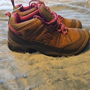 Keen Women's Brown and Pink Hiking Shoes